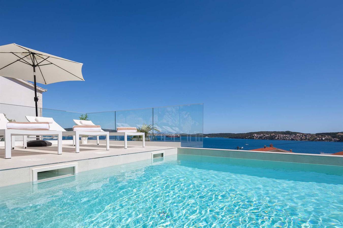 Villa Adria View mit beheiztem Pool I in Trogir, Split-Dalmatien