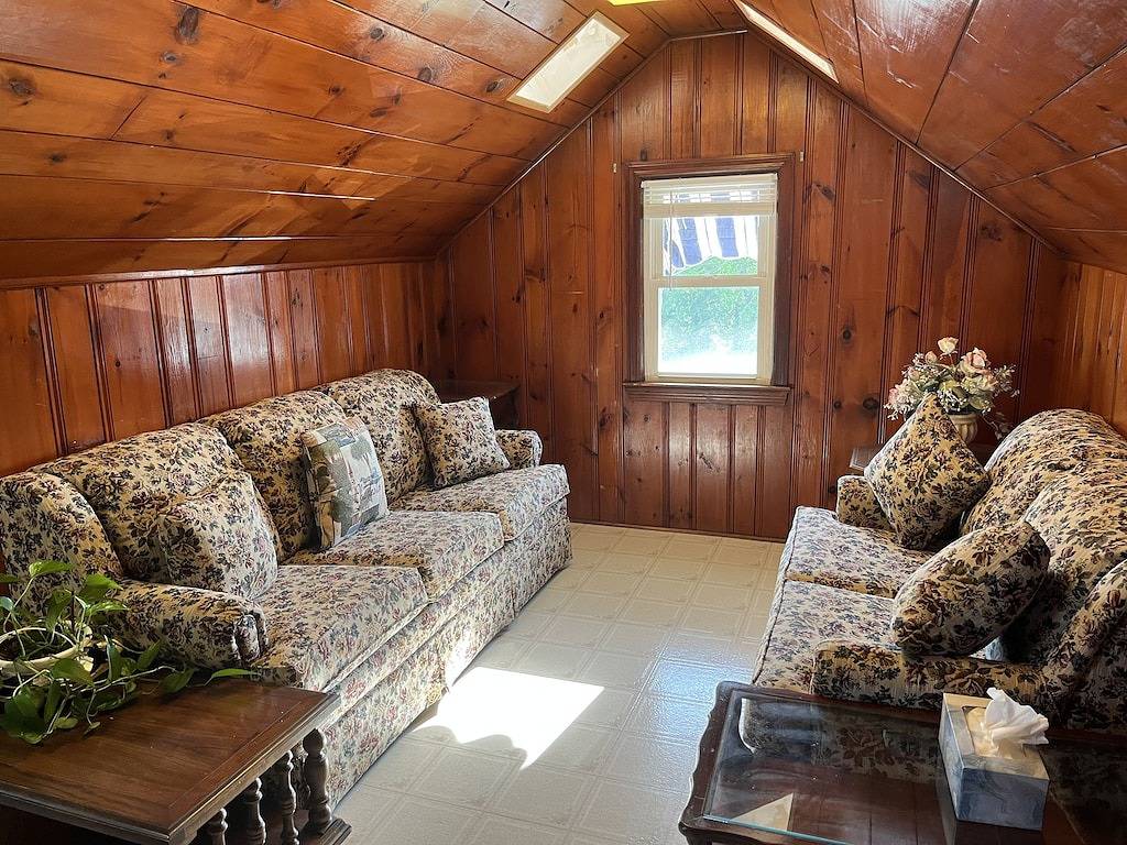 Ganze Wohnung, West End Beach House - 5 Minute Walk To The Beach in Long Branch, Monmouth County