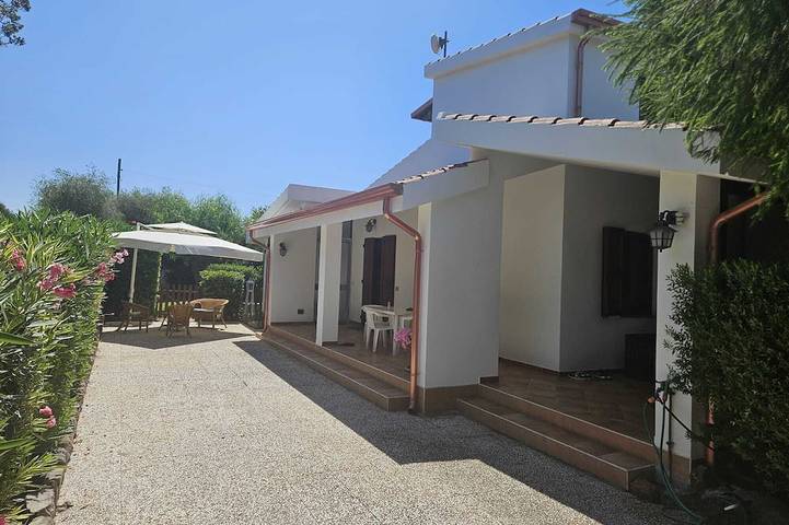 Villa pour 4 personnes, avec jardin et balcon dans Île de Sant'Antioco