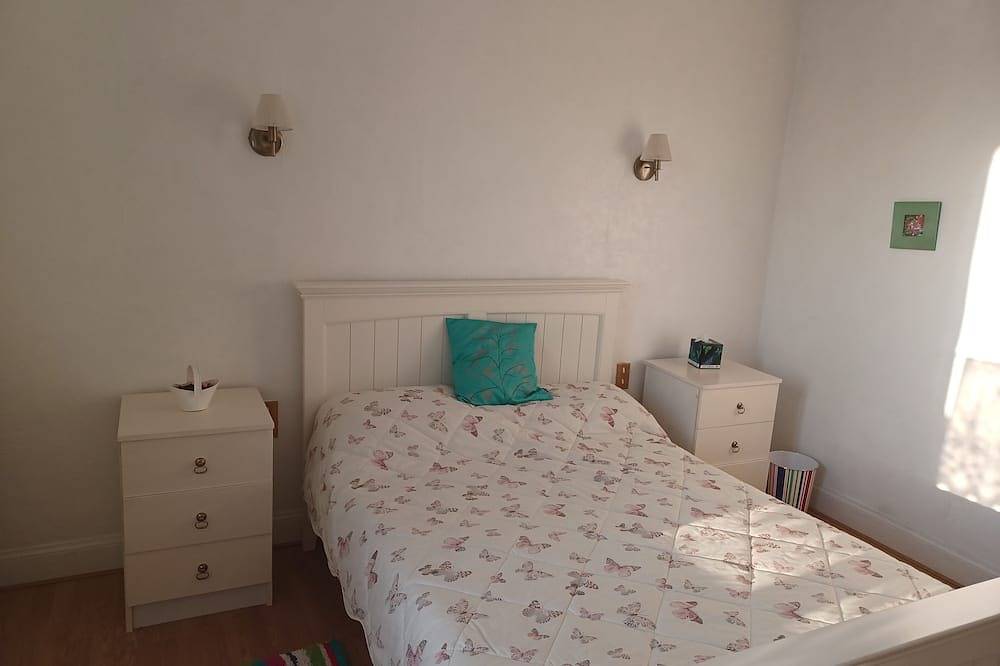 9 Guests - Pet Friendly in rural West France in Clussais-la-Pommeraie, Région de Niort