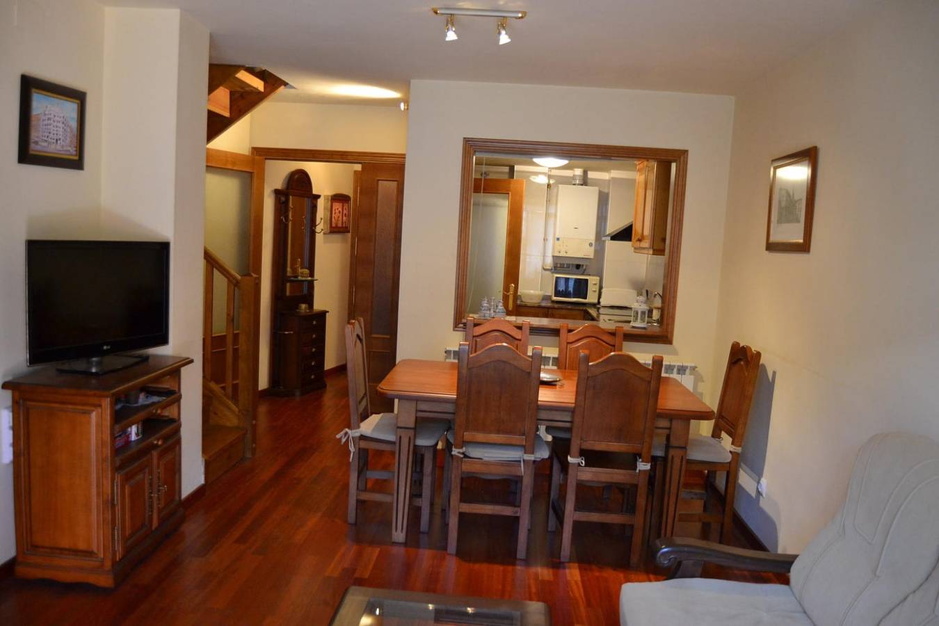 Apartamento vacacional entero, Dúplex 4 hab. Chimenea, Terraza y Parking Privado in Puigcerdá, Pirineo Catalan