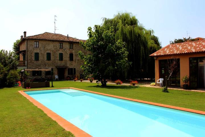 B&b per 2 persone, con Terrazza e Giardino nonché Piscina in Provincia di Parma