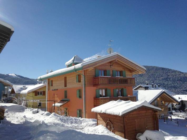 Appartamento per 6 persone, con Balcone e Terrazza nonché Idromassaggio e Giardino a Folgaria