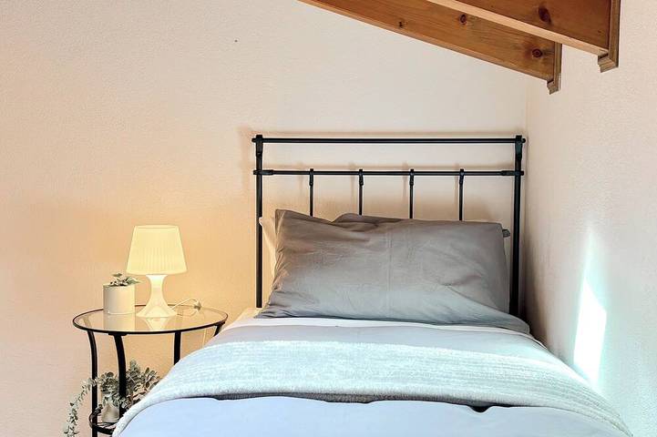 Ganze Wohnung, Casa Lory S - Zweizimmer-Penthouse nur wenige Schritte vom See entfernt in Bellagio, Gemeinde Bellagio