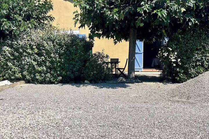 Bleuet Suite in Peyriac-de-Mer with a terrace, private parking, and air conditioning🦋 in Peyriac-de-Mer, Mittelmeerküste (Frankreich)