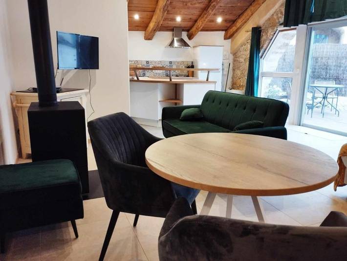 Gîte pour 2 personnes, avec terrasse ainsi que jacuzzi et jardin, animaux acceptés à Le Caylar - 4