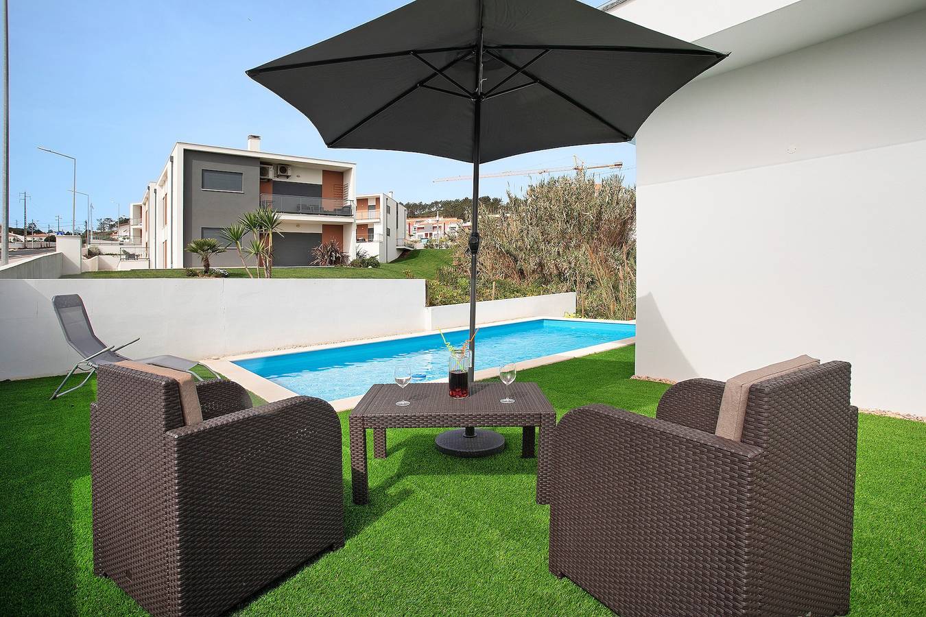 Villa "Atlantic View" con piscina privata e Wi-Fi in Salir do Porto, Tornada e Salir do Porto