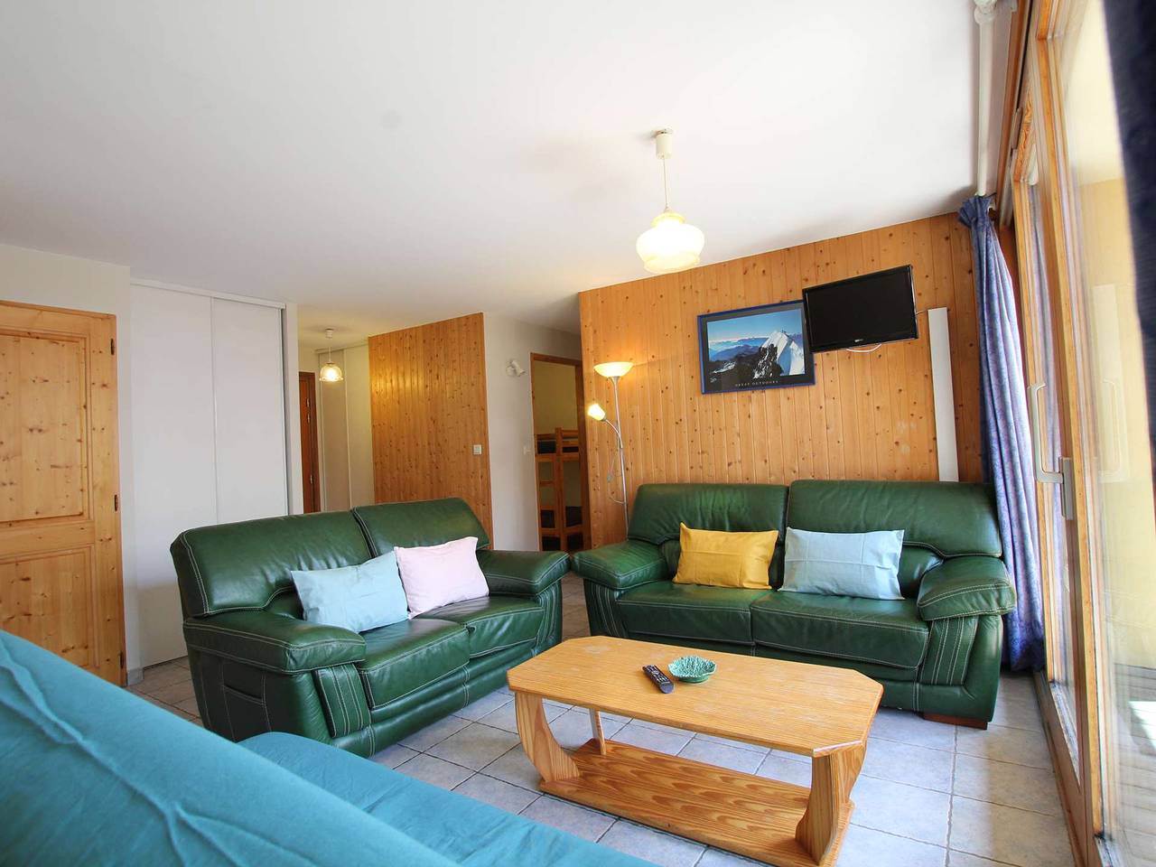 Appartement entier, Bel appartement lumineux 54m², 3 pièces, 6 pers., coeur de Montgenèvre, animaux acceptés, balcon. in Montgenèvre, Région de Briançon