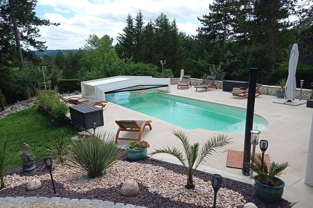 Entire apartment, On the outskirts of Périgueux among the pines in a quiet garden Spa optional in Trélissac, Périgord Blanc
