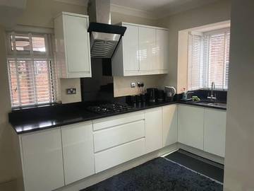 Holiday Home for 8 People in Hillingdon, London, Photo 1