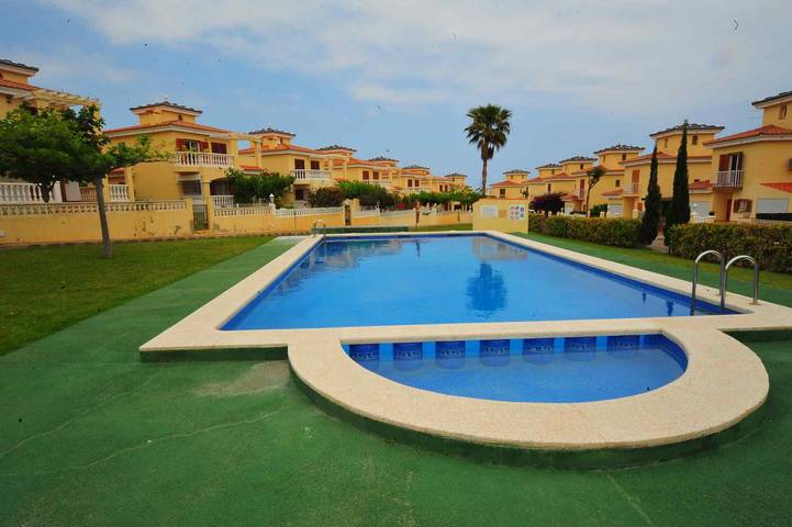 Chalet para 7 personas, con jardín y terraza, Se admiten mascotas en Comunidad Valenciana - 3