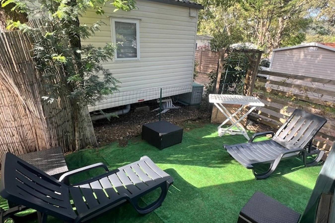 3 Bedroom Mobile Home Sleeps 6 - Pools - Garden in Gassin, Région de Draguignan