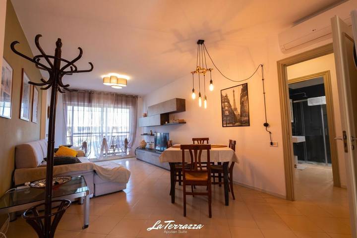 Location de vacances pour 4 personnes, avec vue et balcon à Noicàttaro