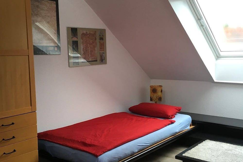 Ganze Wohnung, Fewo mit Balkon und eigenem Zugang in Karlsruhe, Nordschwarzwald