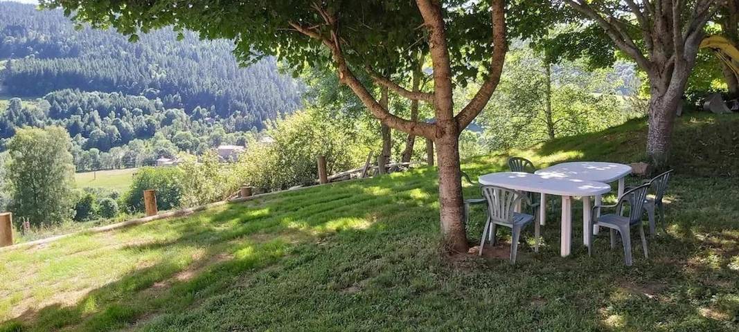 Location de vacances pour 4 personnes, avec terrasse et jardin dans Prabouré - 3