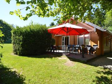 Maison de campagne pour 5 personnes, avec vue sur le lac et sauna ainsi que terrasse et jardin dans Sourbrodt
