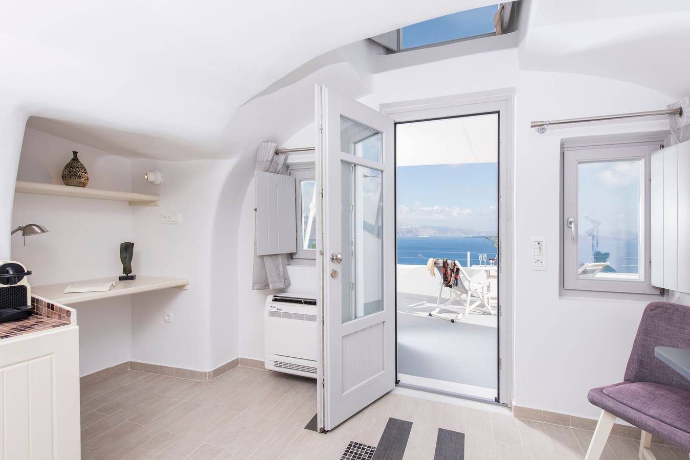 Wonderful Santorini Villa | Villa Narain | 1 Bedroom | Breathtaking Caldera and Sea Views | Private Hot Tub | Oia in Oia, Santorin