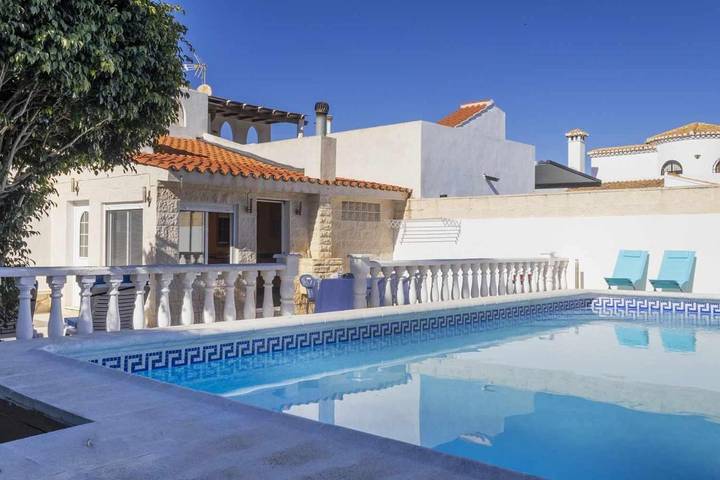 Casa rural para 5 personas, con jardín y piscina en Torrevieja