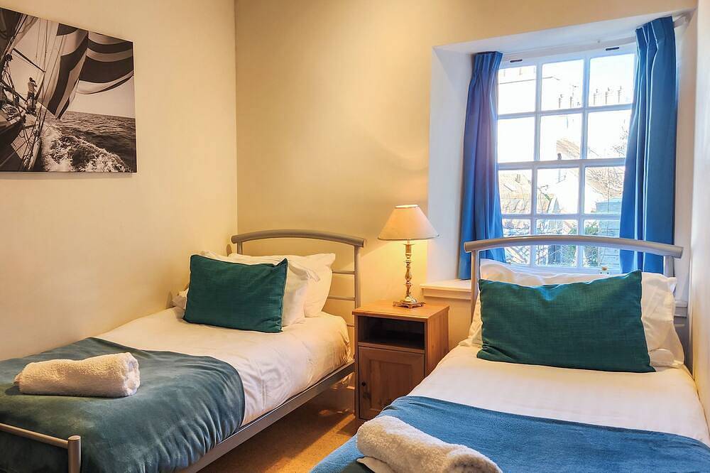 2 bedroom accommodation in Cramond, Edinburgh in Edinburgh, Edinburgh and Lothian