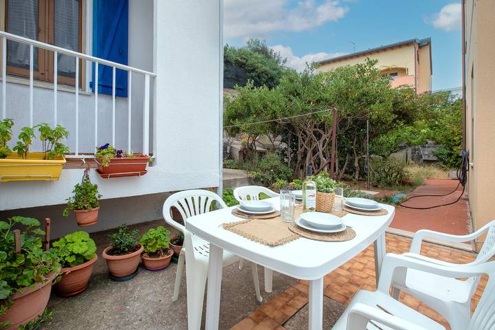 Apartamento para 6 personas, con balcón y jardín en Castelsardo