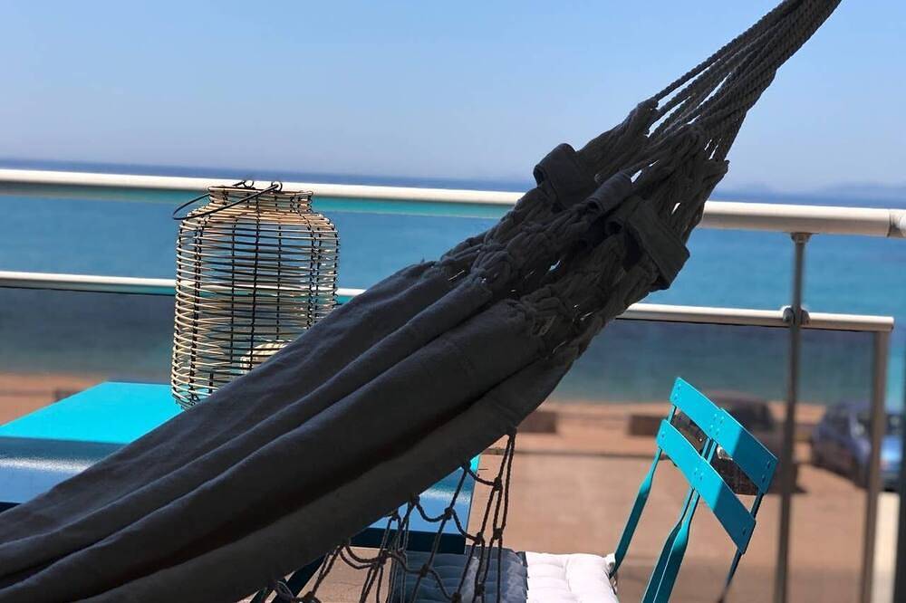 Ganze Wohnung, Charmante Maisonette am Strand von Agosta in der Bucht von Ajaccio renoviert in Albitreccia, Ajaccio und Umgebung