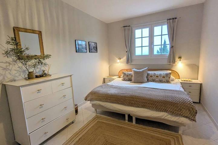 Location de vacances pour 10 personnes, avec balcon ainsi que jardin et piscine, animaux acceptés à Montouliers - 4