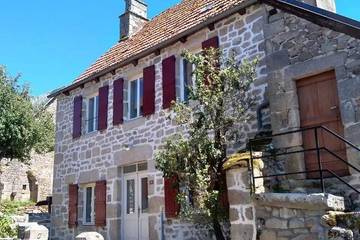 Location de vacances pour 6 personnes, avec jardin à Hautefage