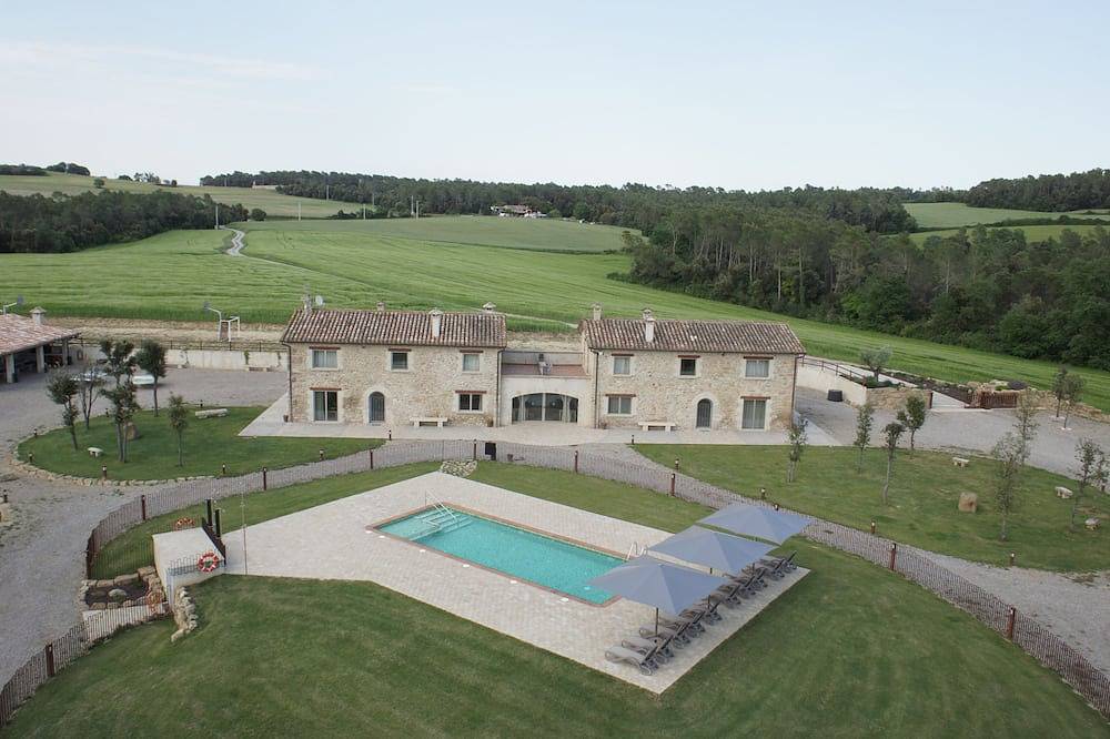 Excepcional casa rural aislada en paraje idílico ideal para familias y grupos in Vilavenut, Fontcuberta
