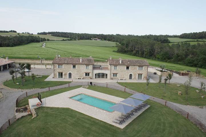Casa de vacaciones para 11 personas, con balcón además de jardín y piscina - 1