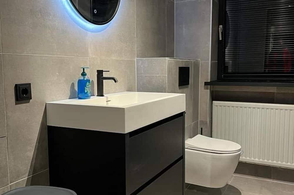 Ganze Wohnung, Neu renovierte moderne Wohnung bei Winterberg in Hildfeld, Winterberg