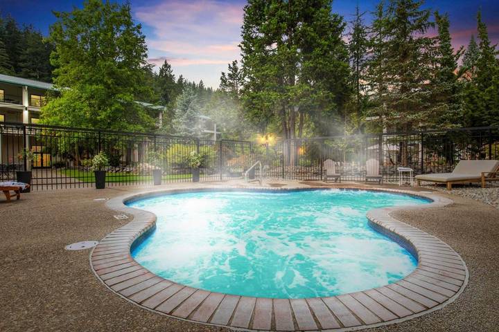 Hotel para 2 personas, con jardín y sauna además de piscina y jacuzzi - 1