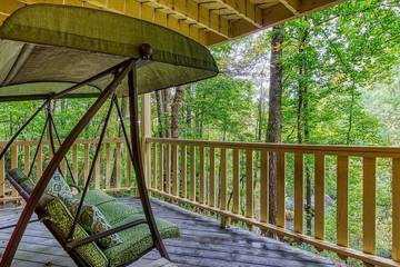 Log Cabin for 4 Guests in Gatlinburg, Sevier County, Picture 3