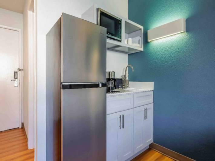 Ganze Wohnung, 1 Queensize-Bett | Mobilzugang Badewanne Nsmk Micfridg in SeaTac, King County