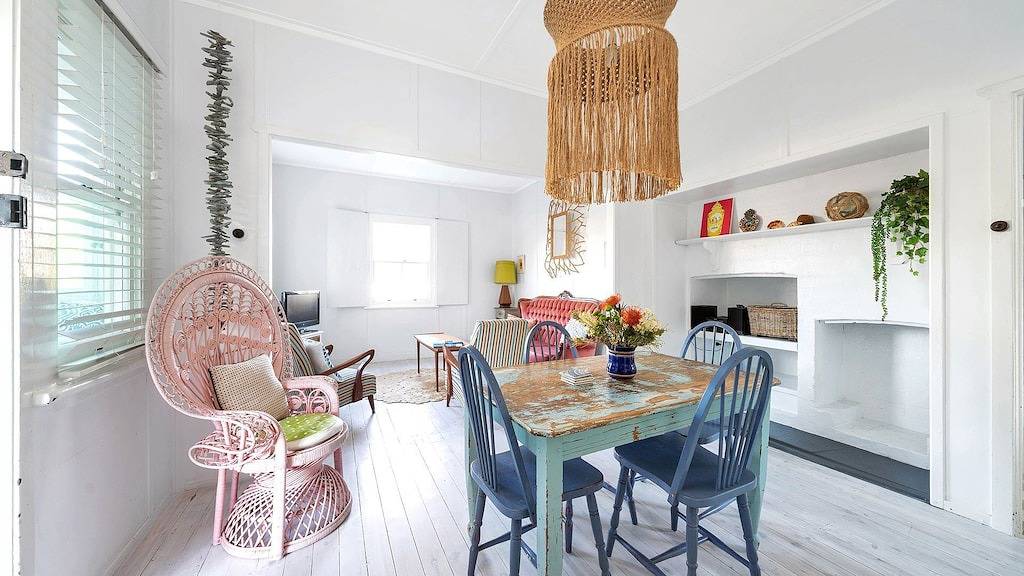 Atlantis: retro beachside couples retreat in Currarong, Jervis Bay