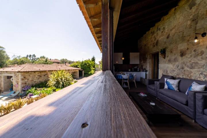 Casa rural para 2 personas, con jardín además de terraza y piscina en Amares - 2