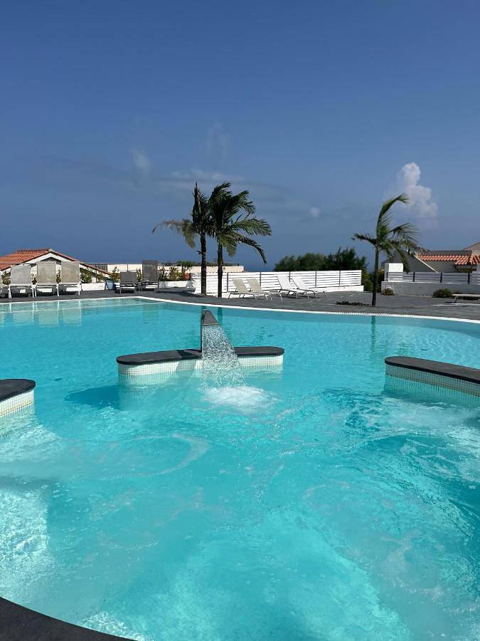 Casa vacanza per 5 persone, con Idromassaggio e Terrazza nonché Giardino e Piscina a Zambrone