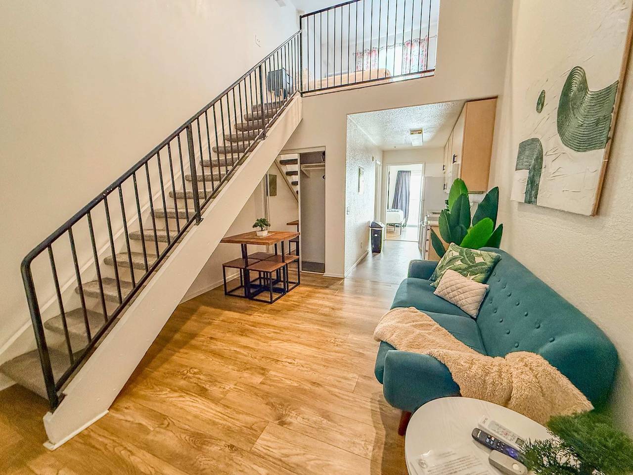 Entire apartment, 301 Downtown Loft with Parking in Dt San Diego in San Diego, San Diego County
