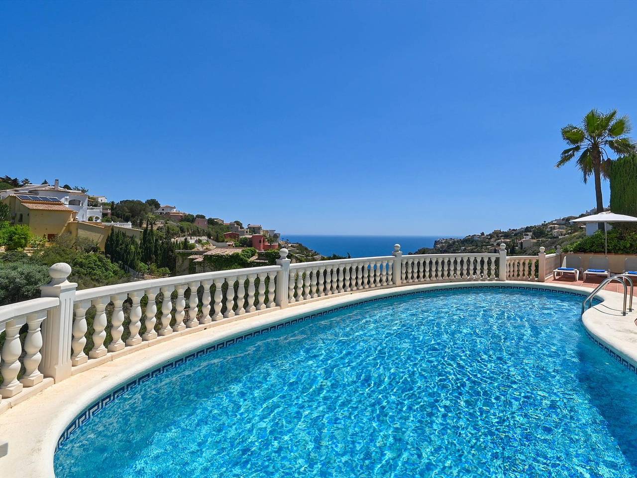 Klassische Villa mit privatem Pool und Klimaanlage, in der Nähe des Strandes von Benitachell in La Cumbre del Sol, Poble Nou de Benitatxell