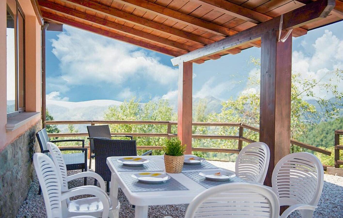 Ganze Ferienwohnung, Ferienwohnung für 7 Personen mit Pool in Apecchio, Valle del Metauro