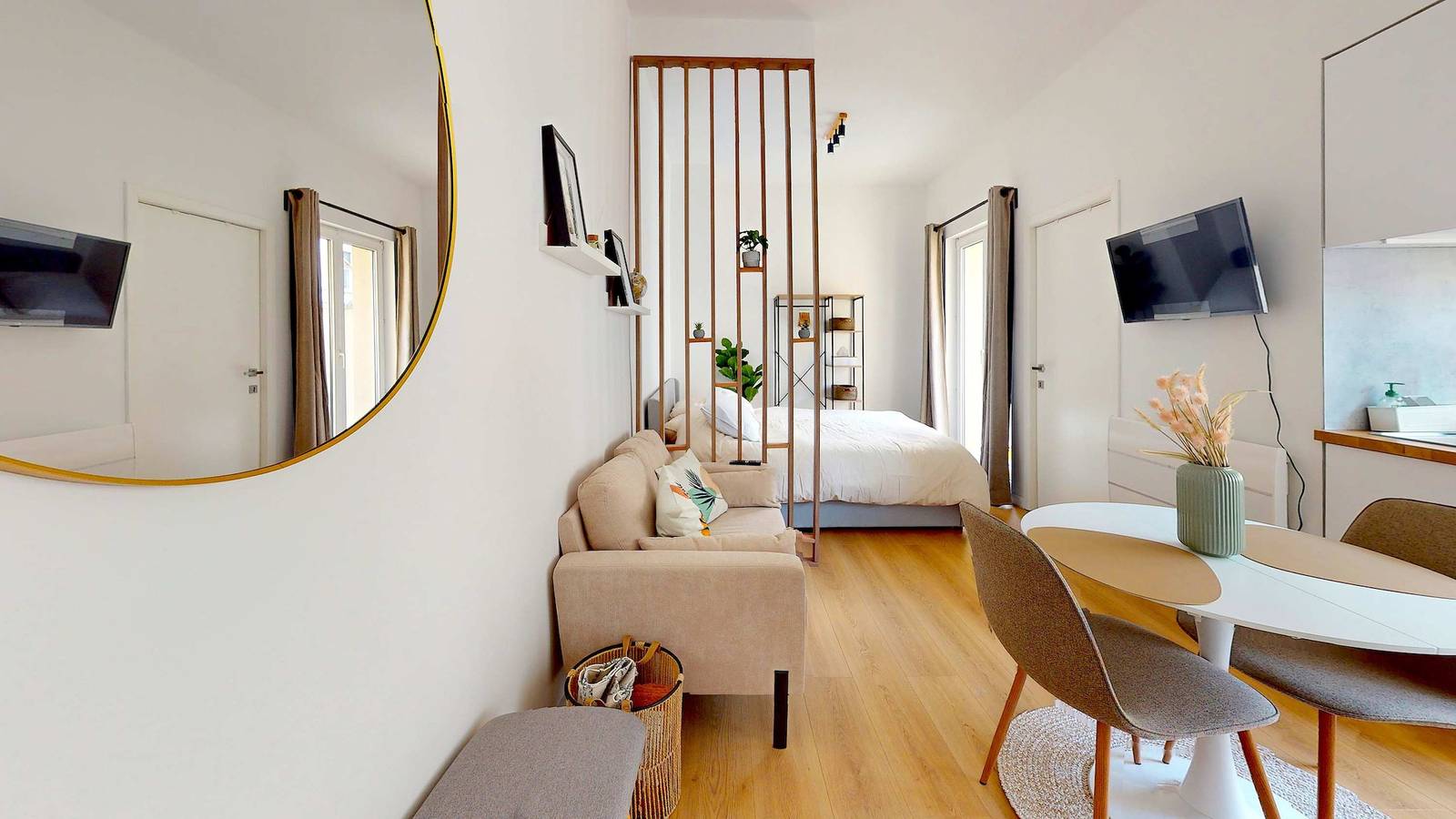 Entire studio, Studio centre Bruxelles avec grand balcon pour 2personnes in Brussels, Brussels region