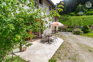 Gîte pour 4 personnes, avec terrasse et jardin en Savoie