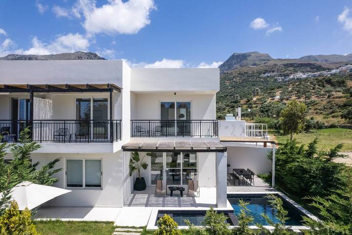 Ferienhaus für 7 Personen, mit Balkon und Balkon/Terrasse sowie Garten und Pool in Plakias