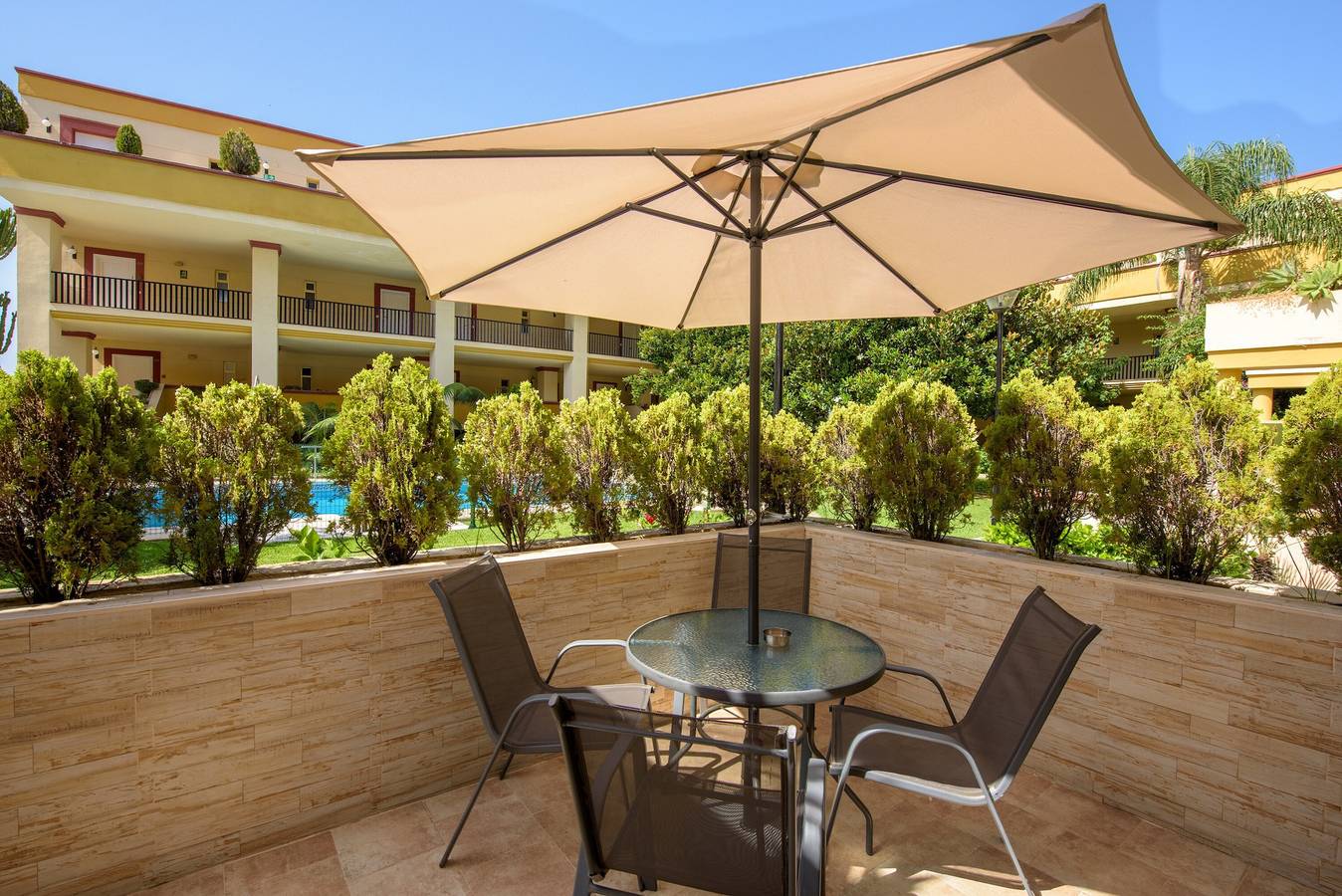 Estudio entero, Apartamento estudio 'Romana Playa 203' con piscina, terraza privada y Wi-Fi in Marbella Este, Marbella