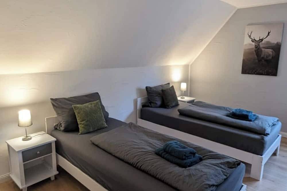 Haus mit Garten direkt am Fluss mit Grillmöglichkeit, Terrasse und viel Platz. in Neumagen-Dhron, Bernkastel-Kues & Umgebung