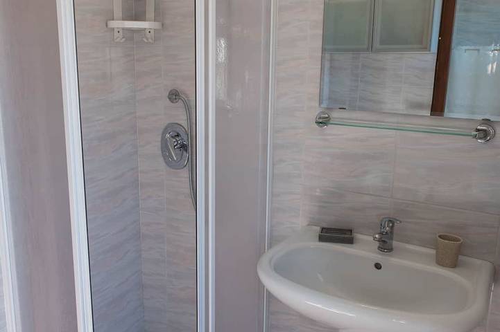 Gîte pour 2 personnes, avec Balcon et Jacuzzi à Comune di Saint-Pierre - 4