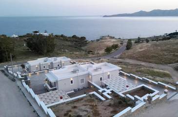 Gîte pour 2 personnes, avec jardin ainsi que vue et balcon dans Carystos