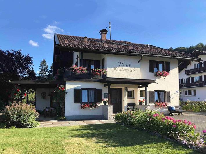 Ferienwohnung für 5 Personen, mit Balkon und Seeblick am Tegernsee