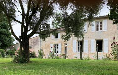 Location de vacances pour 6 personnes, avec jardin à Chermignac