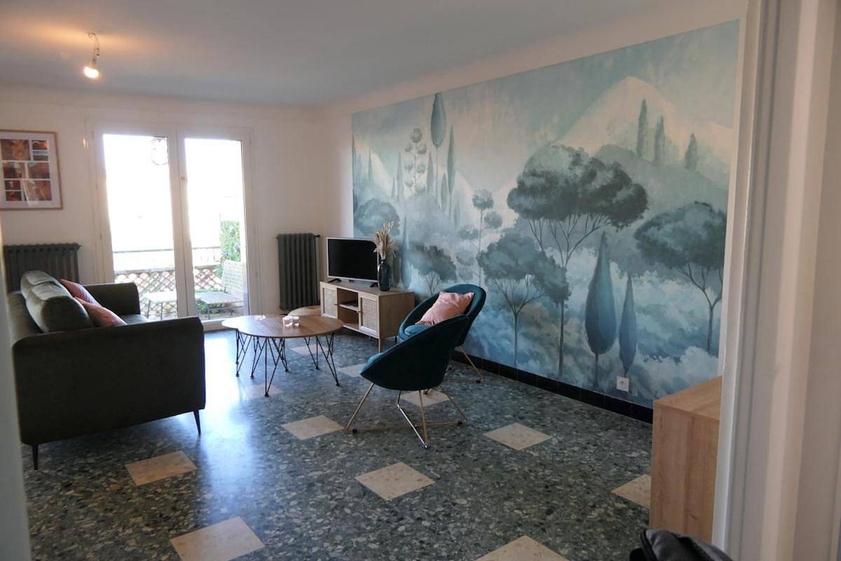 Appartement entier, Studio with Terrace in Villeneuve-sur-Lot, Quercy