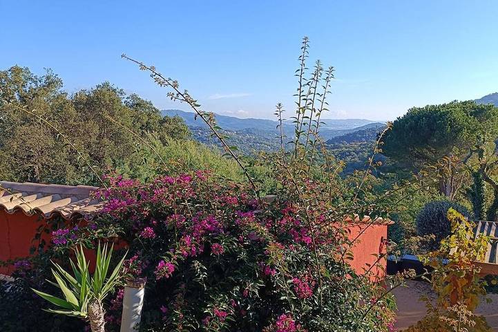 Villa Alexandra, room for rent, 10 min from the lake, Wedding, Hiking, Hunting. in Les Adrets-de-l'Estérel, Massif de l'Esterel